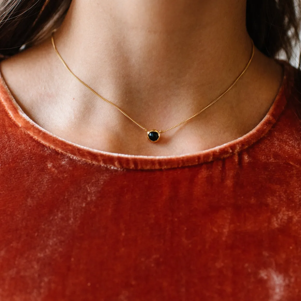 DAINTY LEGACY NECKLACE - BLACK ONYX & GOLD