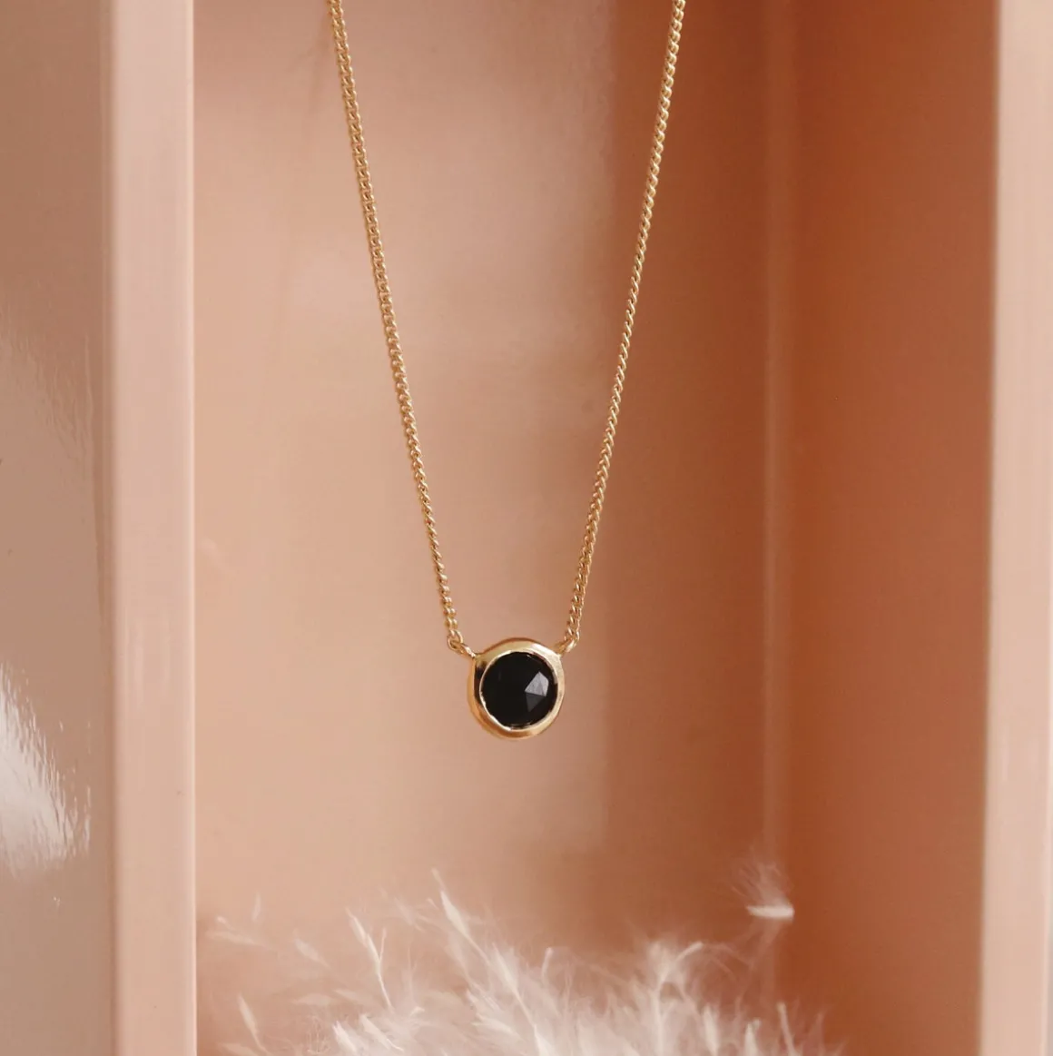 DAINTY LEGACY NECKLACE - BLACK ONYX & GOLD