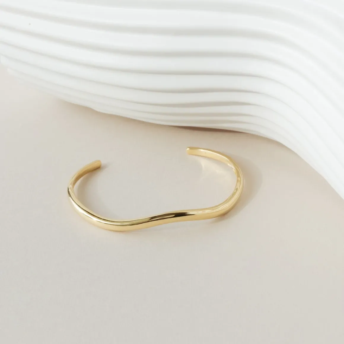 FEARLESS WAVY CUFF