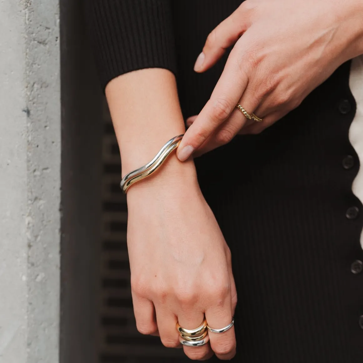 FEARLESS WAVY CUFF