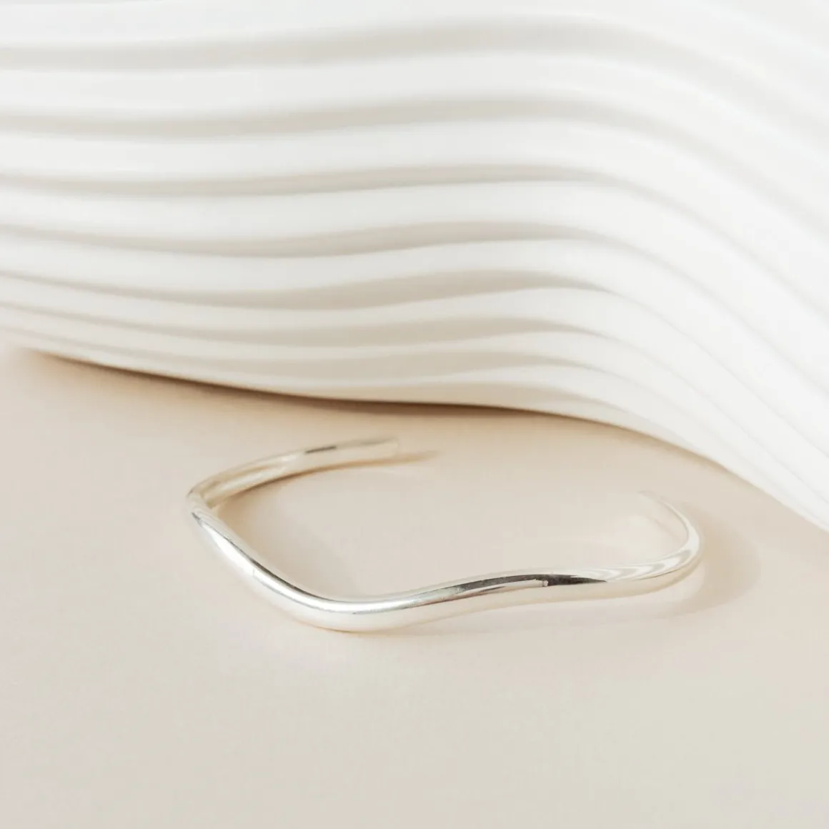 FEARLESS WAVY CUFF