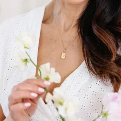 FRAICHE APRIL BIRTH FLOWER NECKLACE - SWEET PEA - GOLD