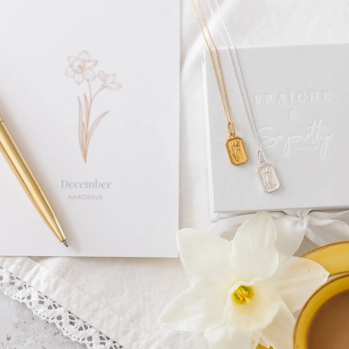 FRAICHE DECEMBER BIRTH FLOWER NECKLACE - NARCISSUS - SILVER