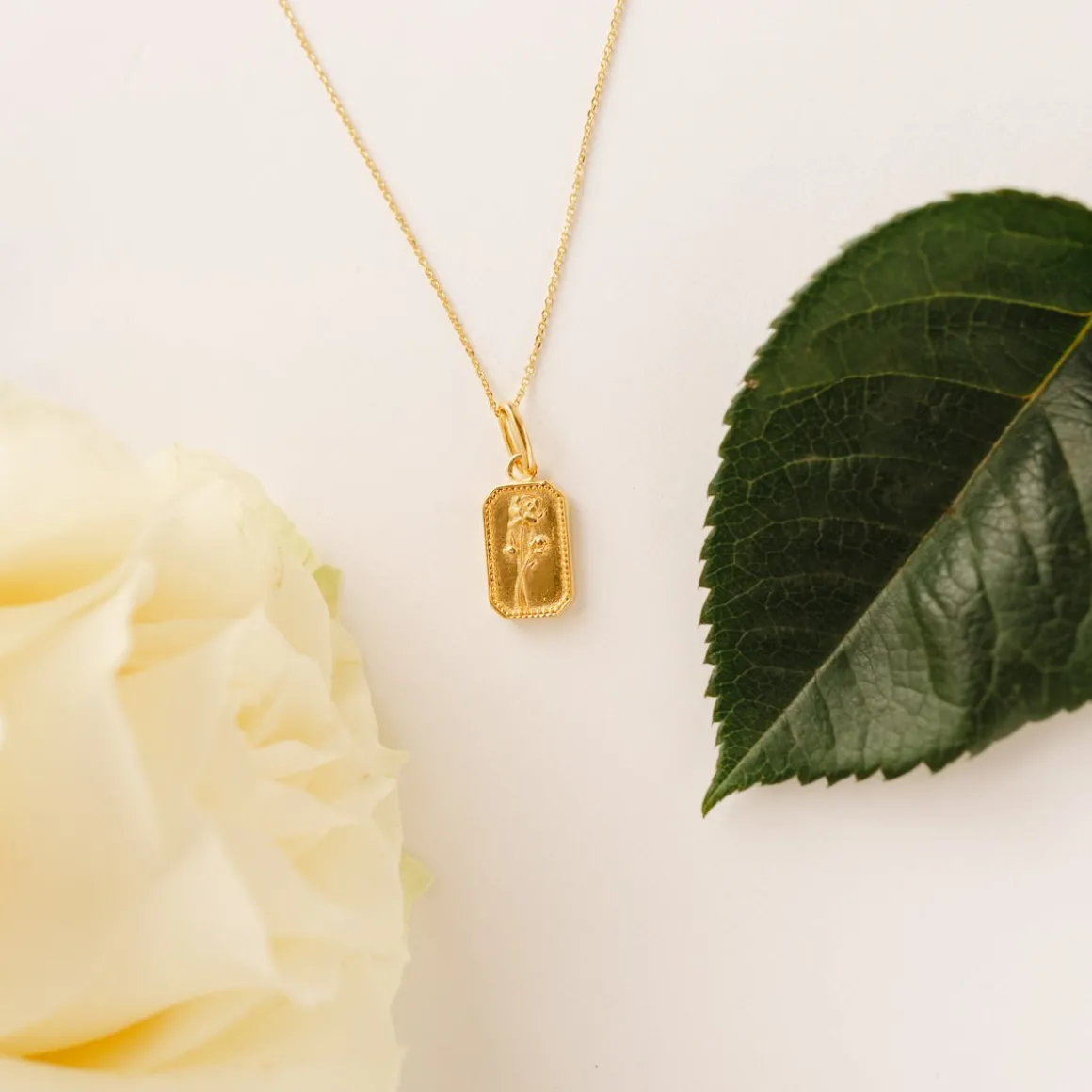 FRAICHE JUNE BIRTH FLOWER NECKLACE - ROSE - GOLD
