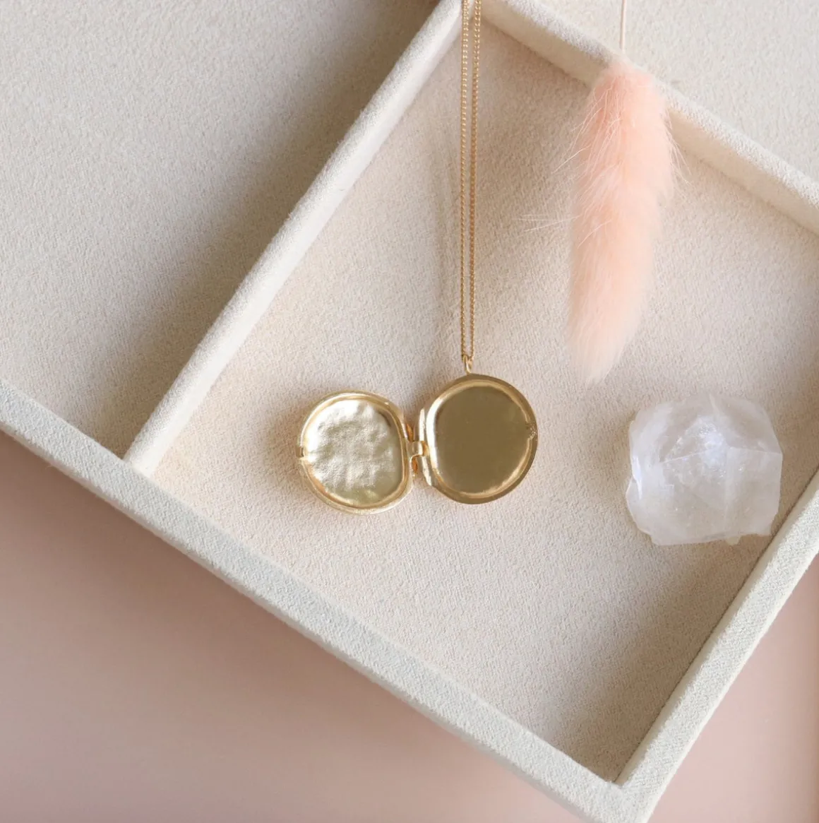 FRAICHE LOCKET NECKLACE - GOLD