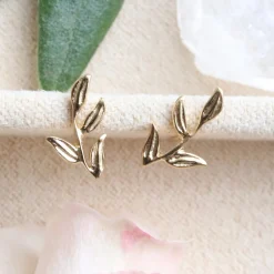 FRAICHE OLIVE LEAF STUDS - GOLD