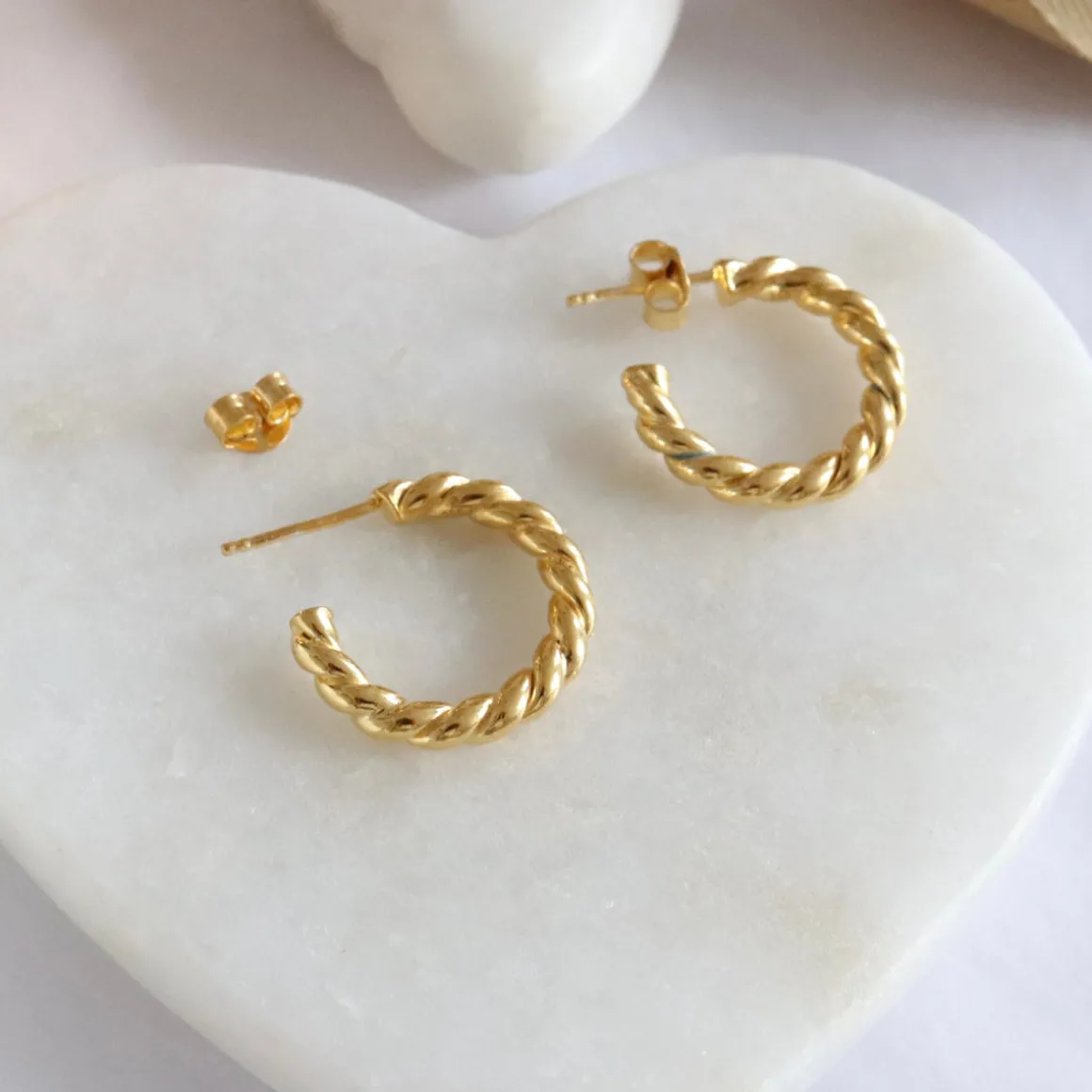 FRAICHE TWISTED CYLINDER HOOPS - GOLD