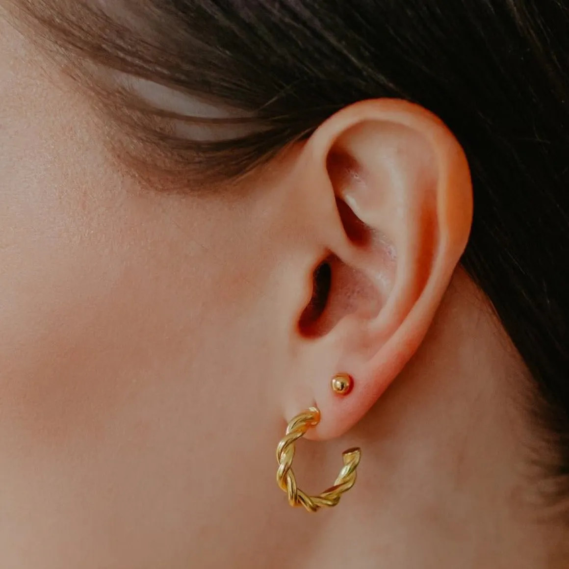 FRAICHE TWISTED CYLINDER HOOPS - GOLD