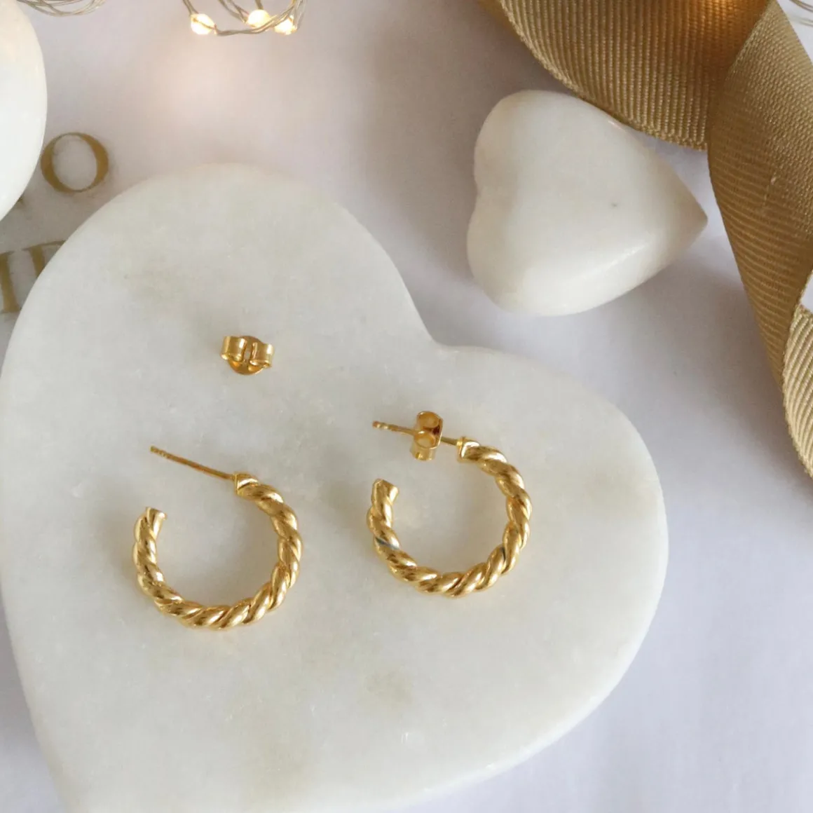 FRAICHE TWISTED CYLINDER HOOPS - GOLD