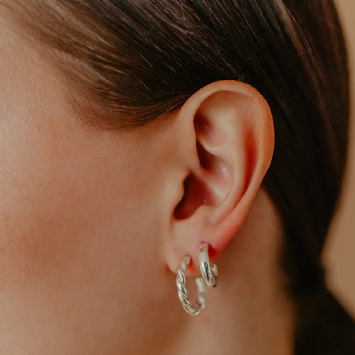 FRAICHE TWISTED CYLINDER HOOPS - SILVER
