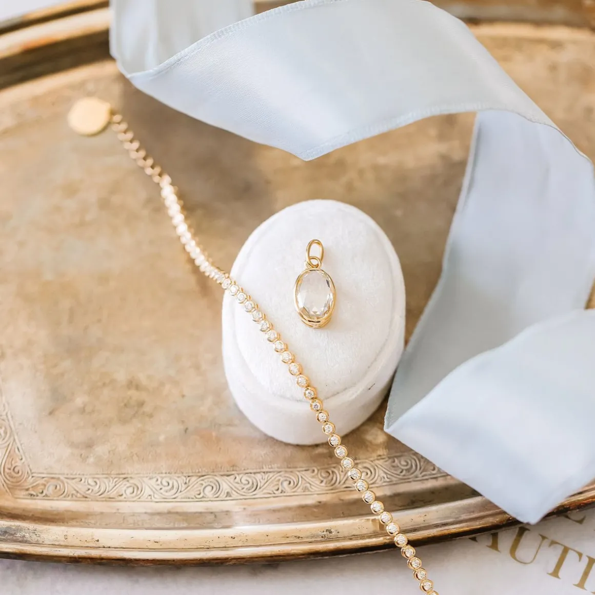 FRAICHE VINTAGE MARTHA OVAL CHARM - WHITE TOPAZ & GOLD
