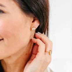 FRAICHE VINTAGE MARY ROUND STUDS - WHITE TOPAZ & GOLD