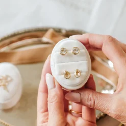 FRAICHE VINTAGE MARY ROUND STUDS - WHITE TOPAZ & GOLD