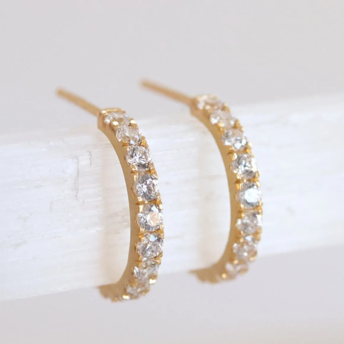 14K SOLID GOLD - LOVE HUGGIE HOOPS - DIAMOND