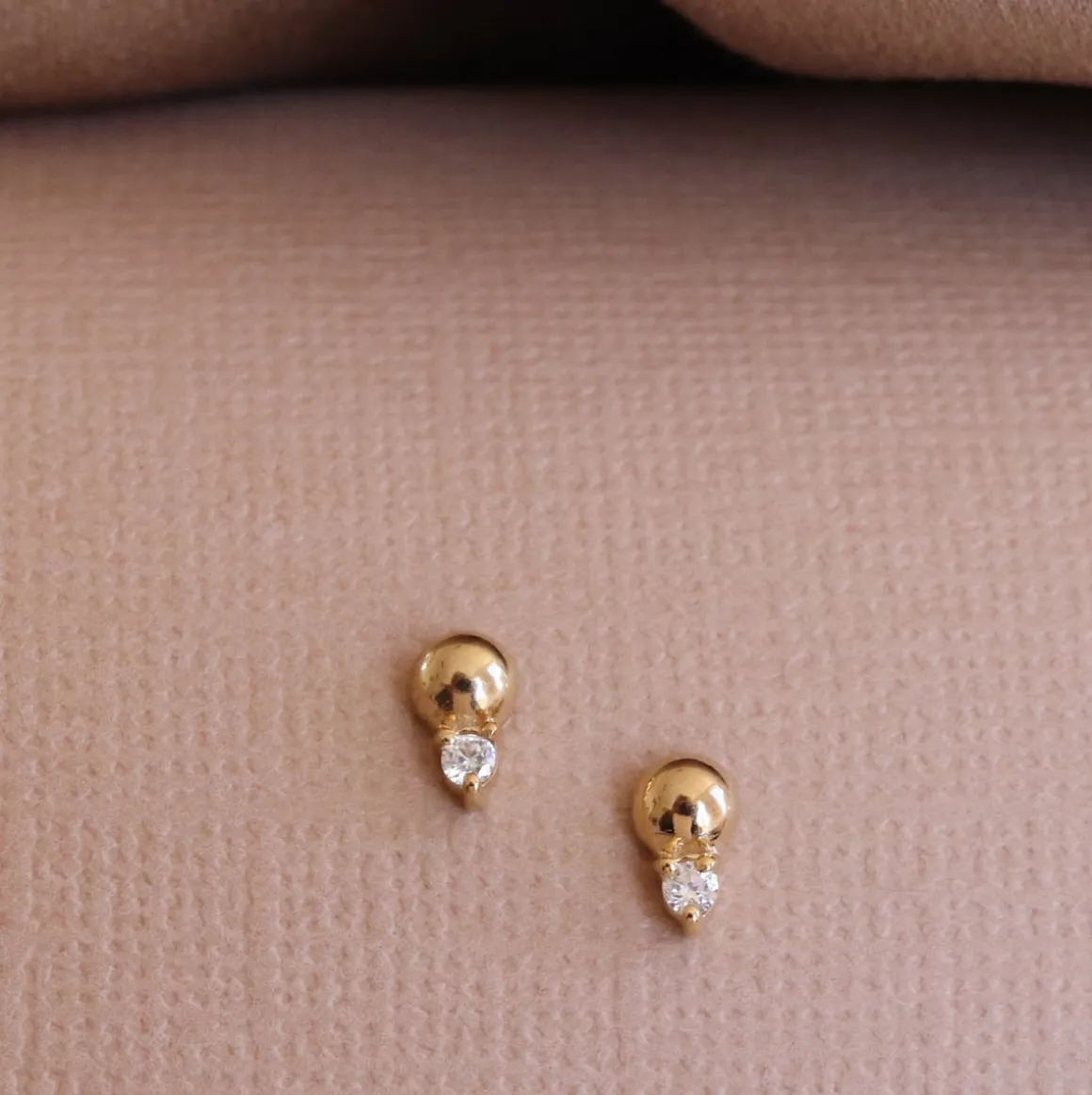 MINI LOVE DUO STUDS - GOLD