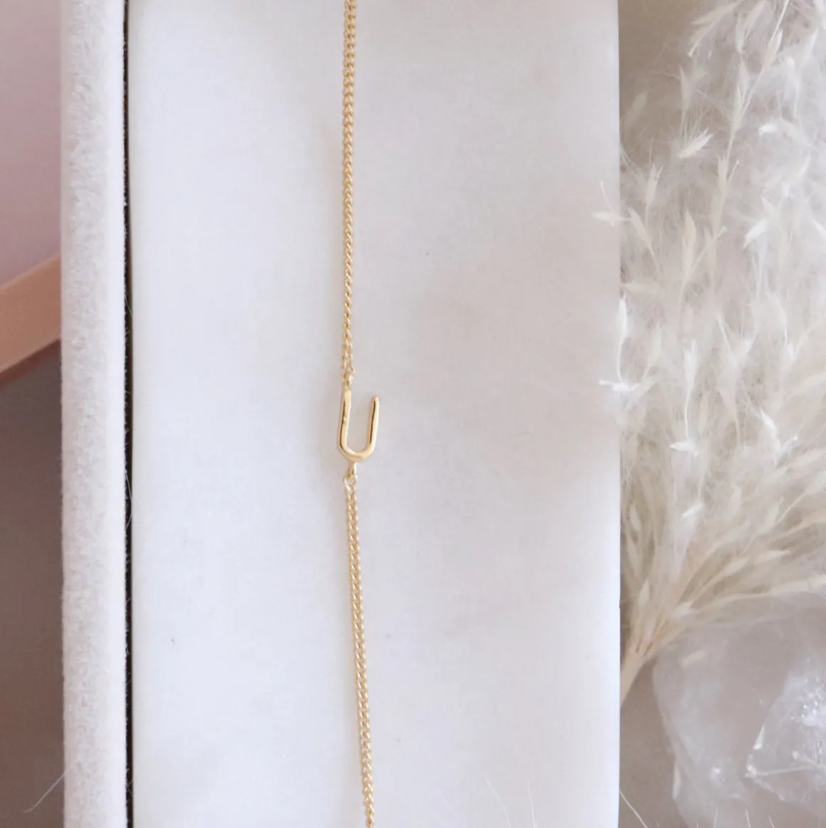 NOTABLE OFFSET INITIAL NECKLACE - U
