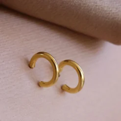 TINY POISE HUGGIE HOOPS - GOLD